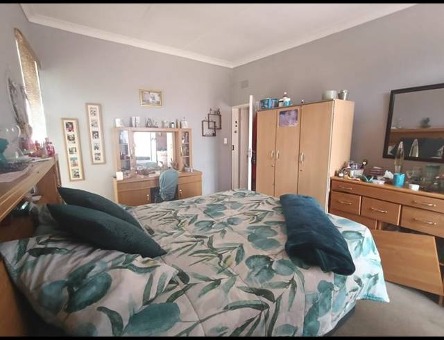 4 BEDROOM HOUSE FOR SALE IN STRUBENVALE